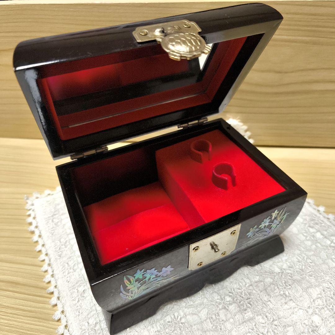 【韓国】伝統　螺鈿細工　貝殻装飾　漆器　オルゴール付き宝石箱　ジュエリーBOX