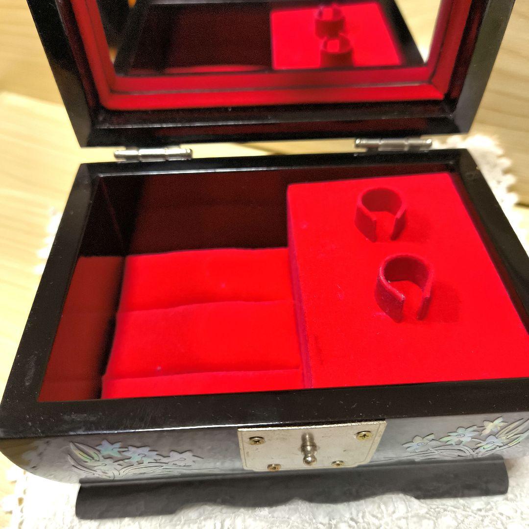 【韓国】伝統　螺鈿細工　貝殻装飾　漆器　オルゴール付き宝石箱　ジュエリーBOX