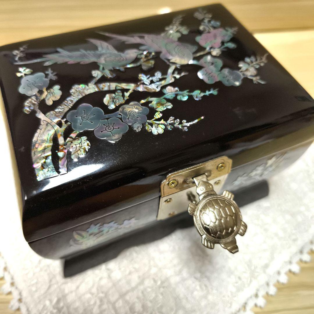 【韓国】伝統　螺鈿細工　貝殻装飾　漆器　オルゴール付き宝石箱　ジュエリーBOX