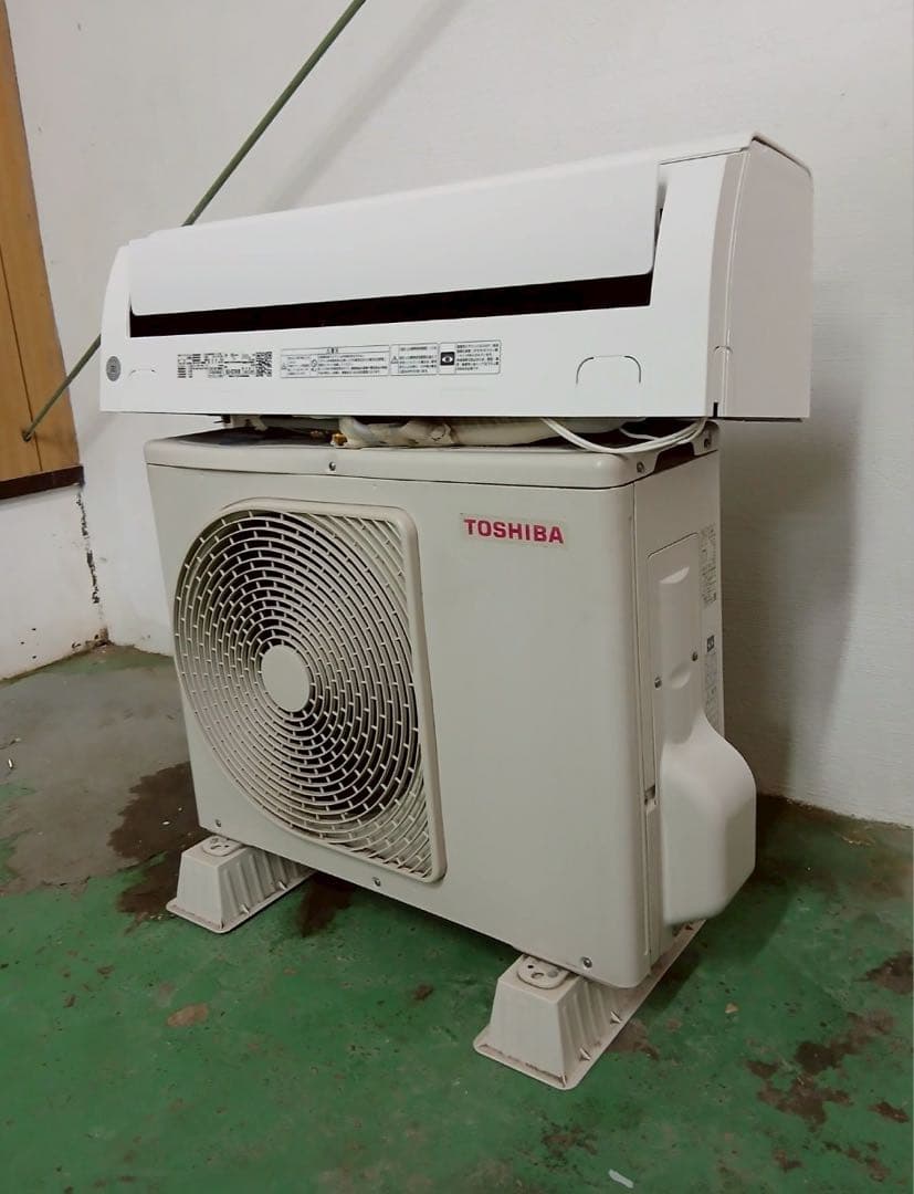 TOSHIBA 6畳用エアコンRAS-K221M(2023年製)