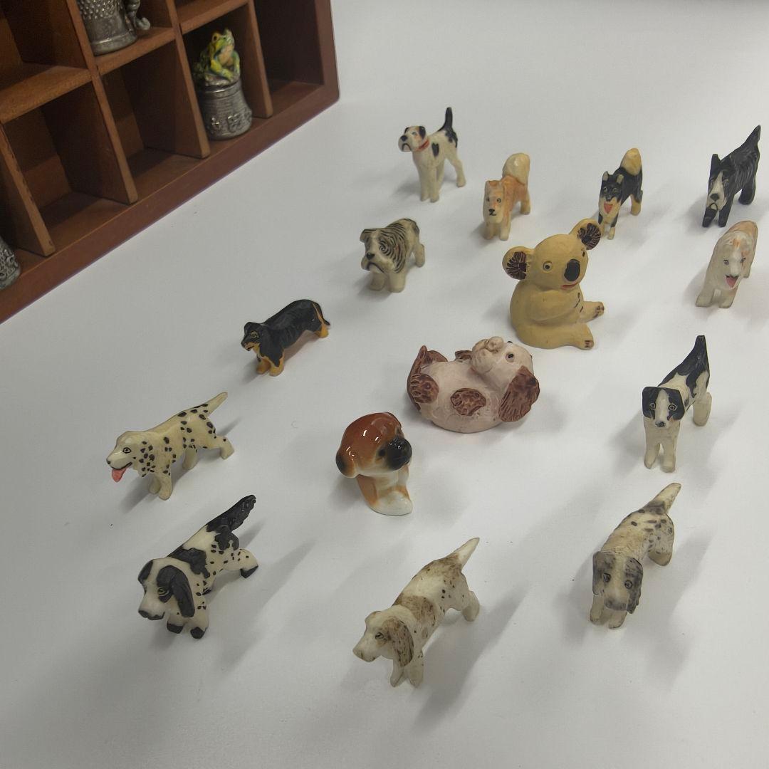 ヨーロッパの指ぬきコレクション　１１個 　ウッドボックスと犬のフィギュア付