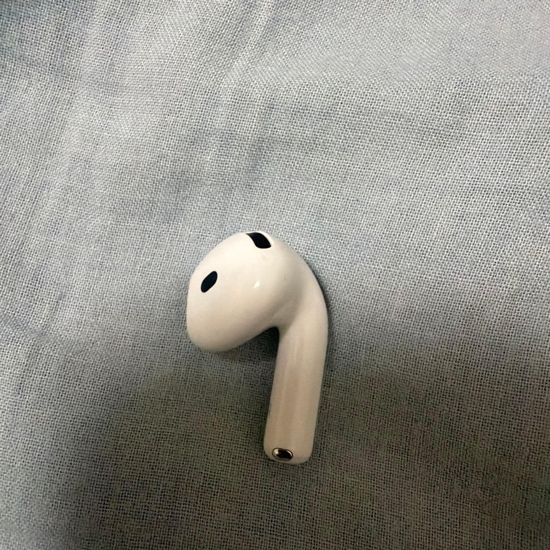 ノイキャンありAirPods4右耳のみ