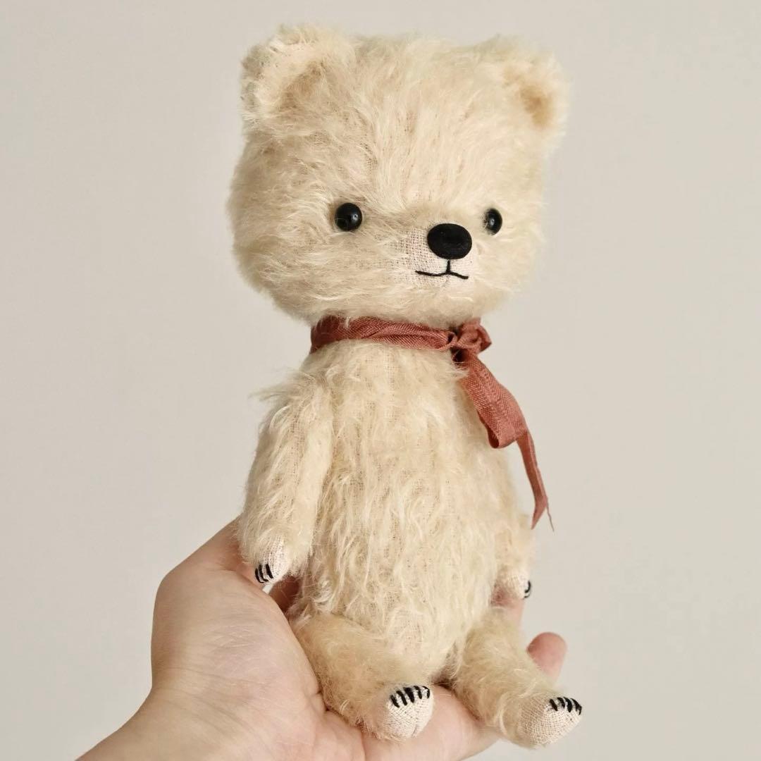 クリームイエロー仔熊 テディベア アーティストベア 海外作家様 ハンドメイド