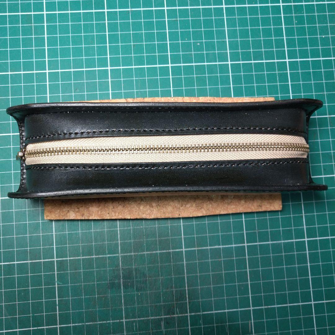 ハンドメイド　牛ヌメ革　ペンケース