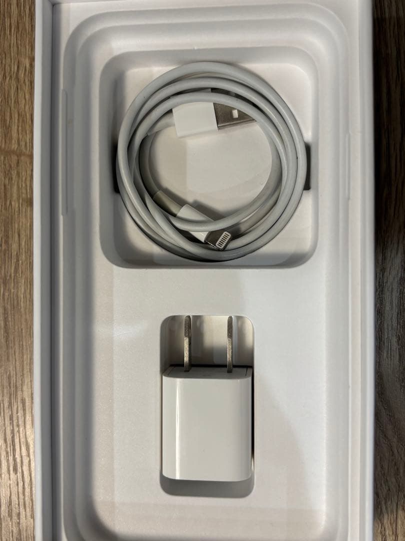 【極美品】 iPhone XR white 64GB 箱あり