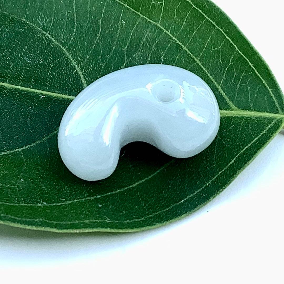 ✳一生物の勾玉‼️持つなら本物ジェダイト　糸魚川翡翠*吉祥開運縁起物‼️　機械…