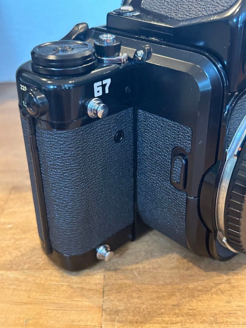 PENTAX 67 本体・ ウッドグリップ・レンズ３本　セット