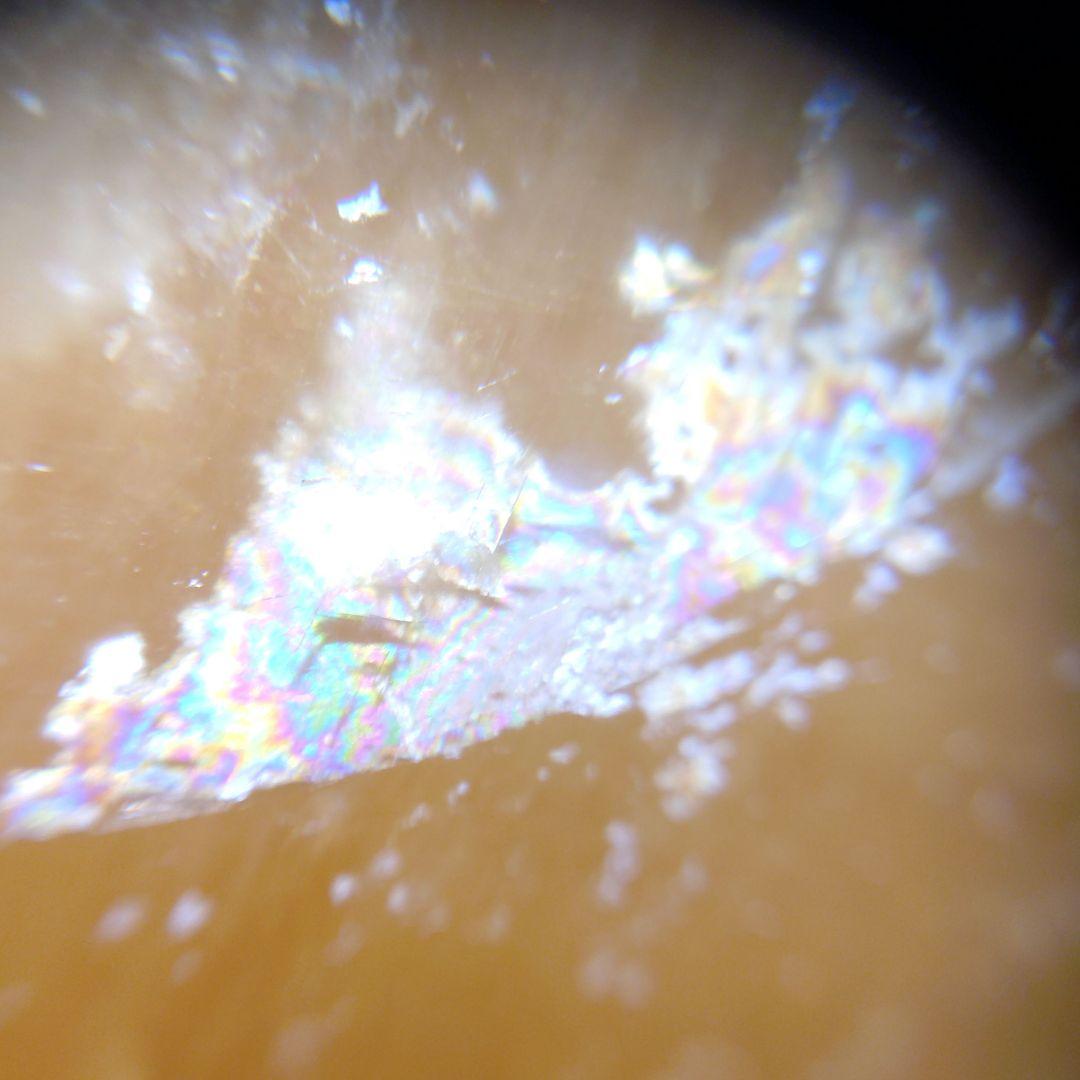 【最終割引特価】☆虹入りハニーゴールデンカルサイト　丸玉　スフィア　木製台座付き