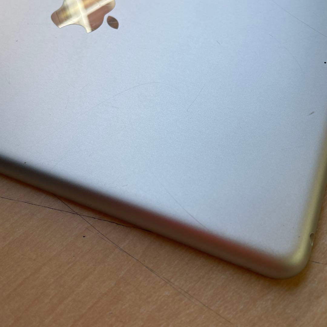 iPad 第6世代　A1893　Wi-Fiモデル　シルバー　32GB #A