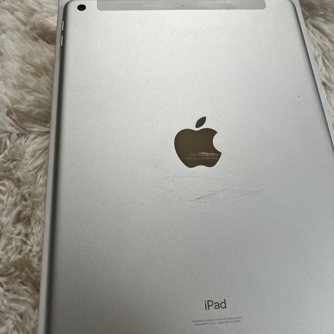 【完動品】iPad 第8世代 32GB SIMフリー 【すぐ発送】【付属品】