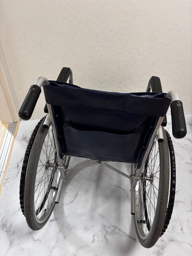 カワムラサイクル 自走用車椅子 ブレーキ付き　介護　折り畳み可能　青紺
