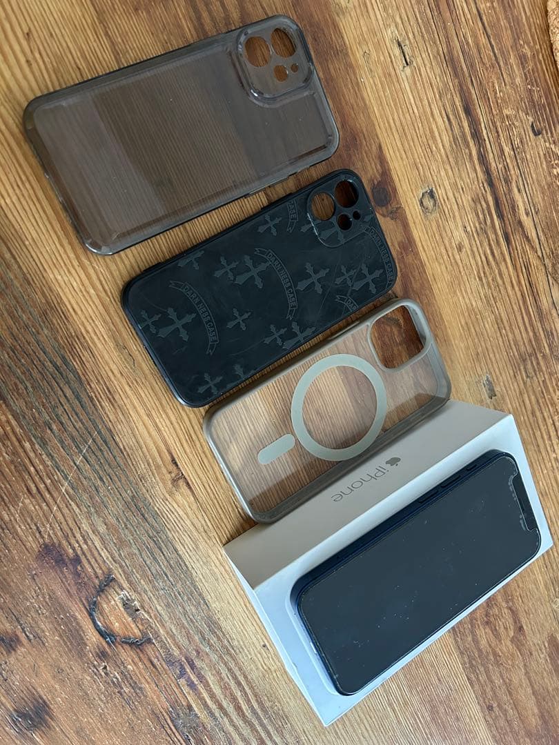 良品 Apple iPhone 12 mini ケース3 個付き