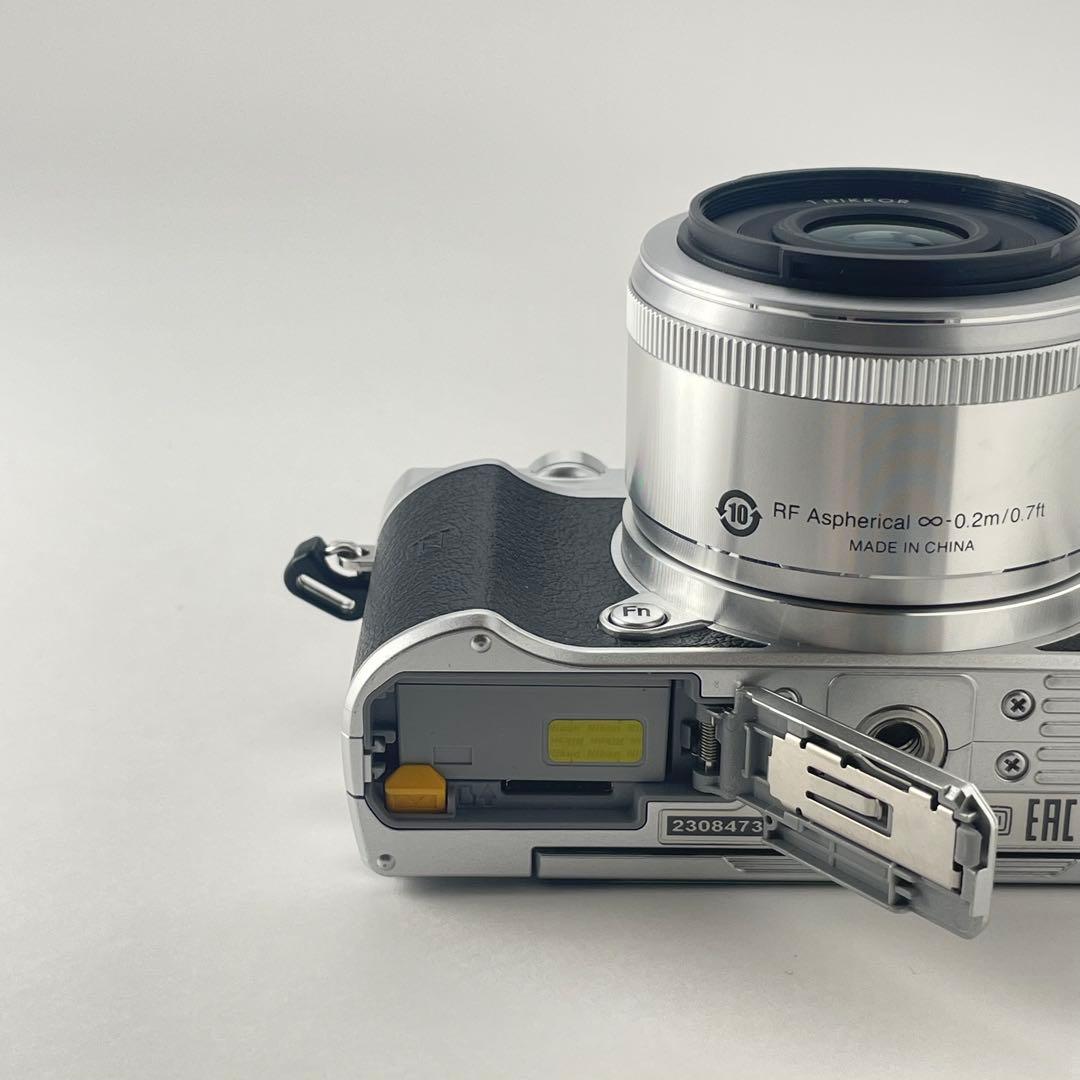 【極上美品・返品保証】Nikon1 J5 18.5mm単焦点レンズキット