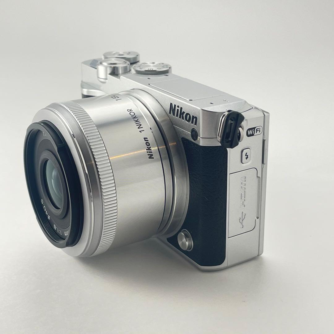 【極上美品・返品保証】Nikon1 J5 18.5mm単焦点レンズキット