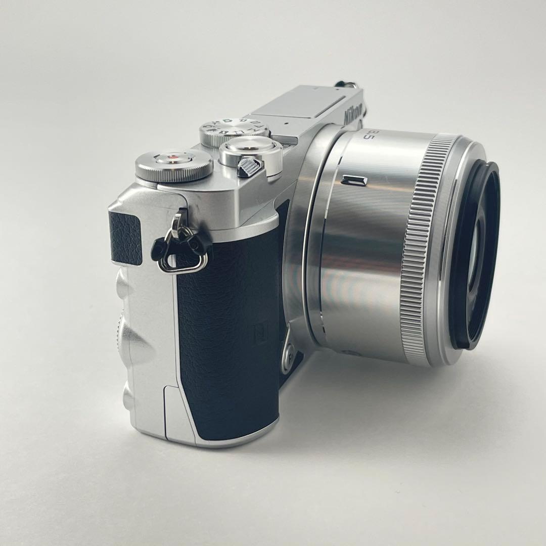 【極上美品・返品保証】Nikon1 J5 18.5mm単焦点レンズキット