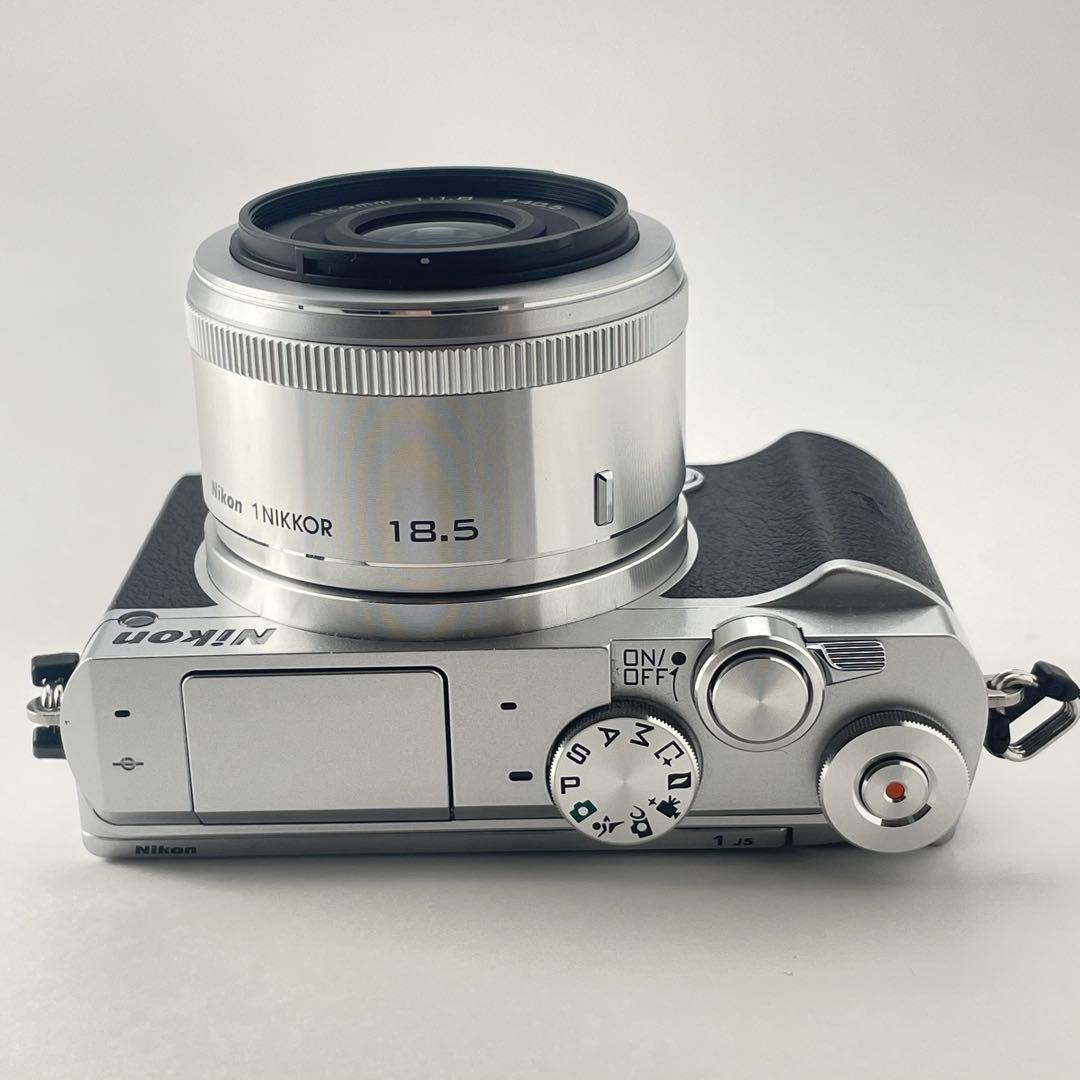 【極上美品・返品保証】Nikon1 J5 18.5mm単焦点レンズキット