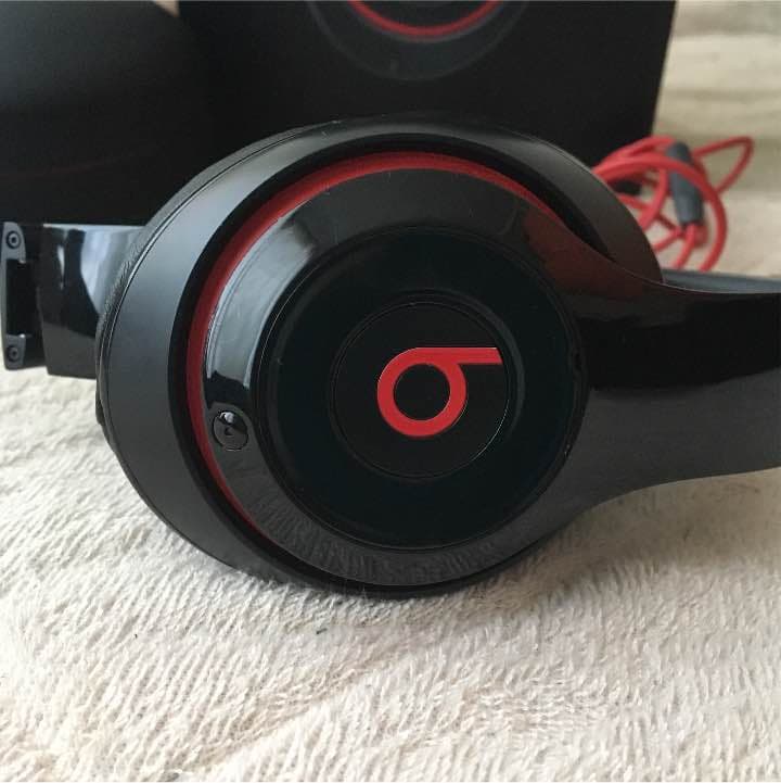 beats studio 黒赤