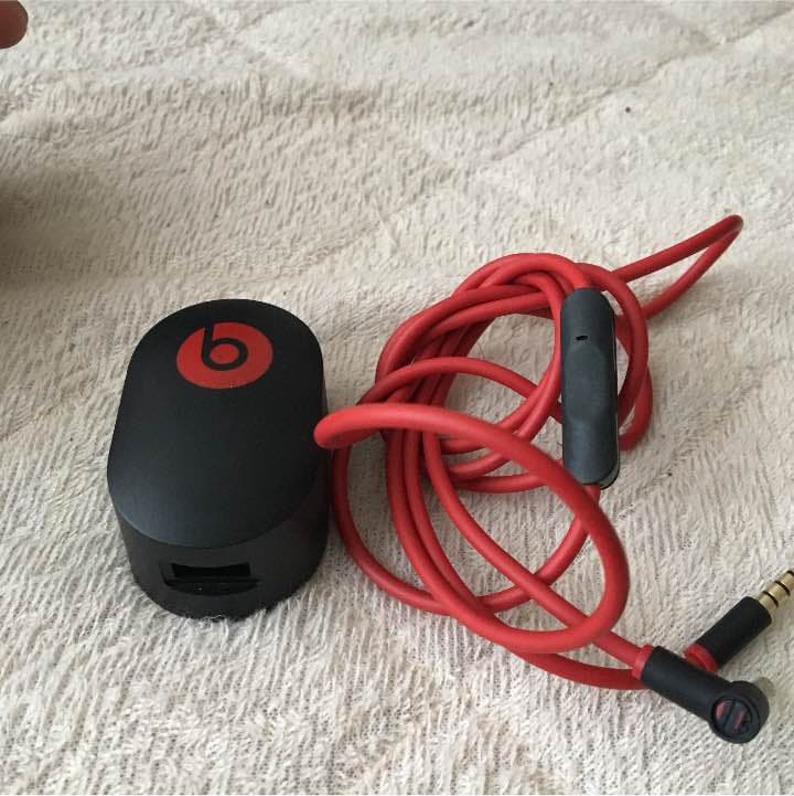 beats studio 黒赤