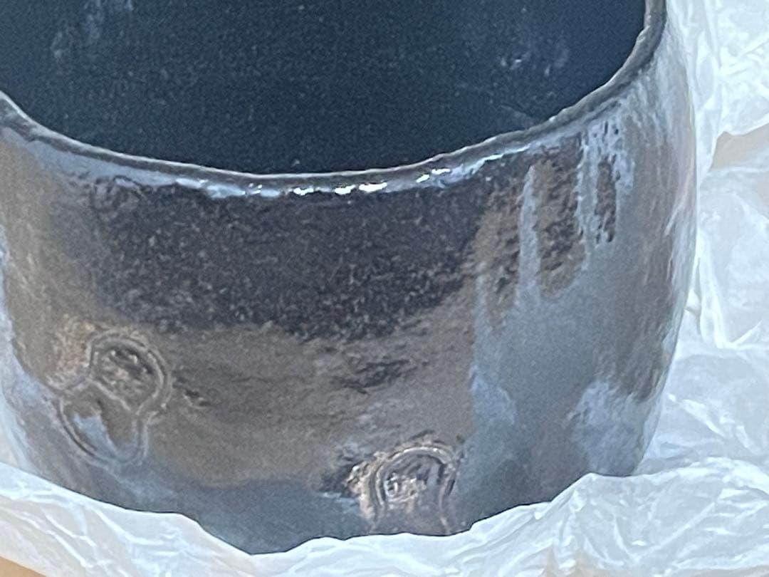 黒色陶器茶碗 木箱付き　吉村楽入