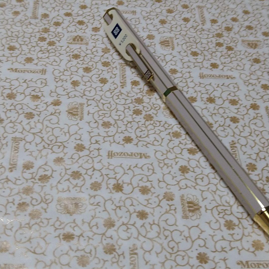 ジバンシー　ボールペン