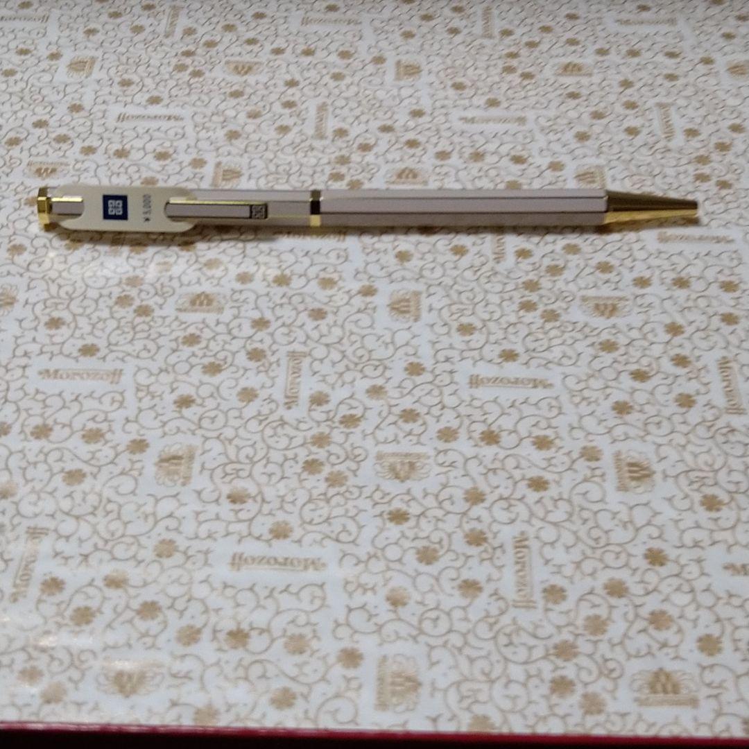 ジバンシー　ボールペン