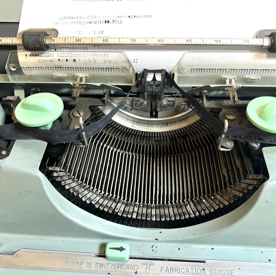 タイプライター　HERMES Ambassador、　動作確認済み　スイス製