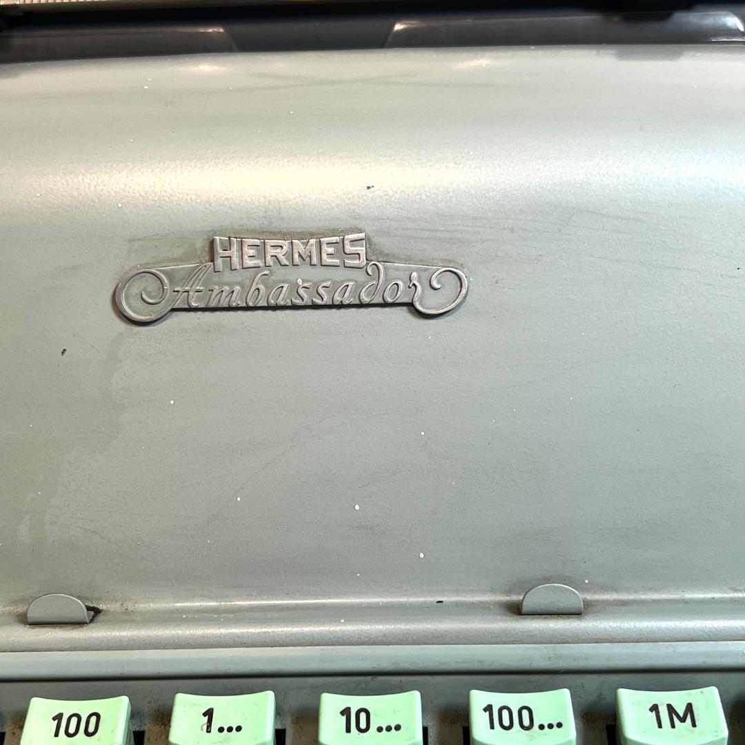 タイプライター　HERMES Ambassador、　動作確認済み　スイス製