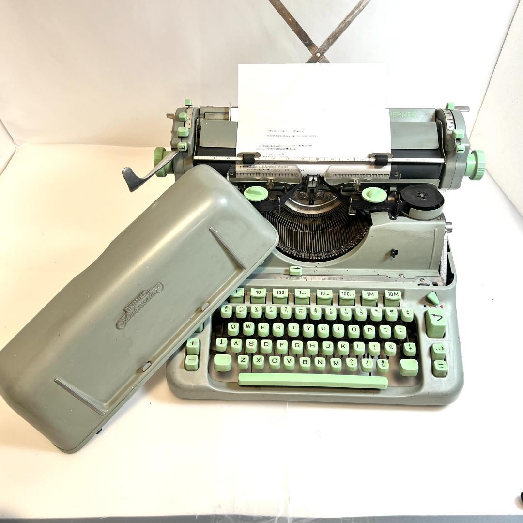 タイプライター　HERMES Ambassador、　動作確認済み　スイス製