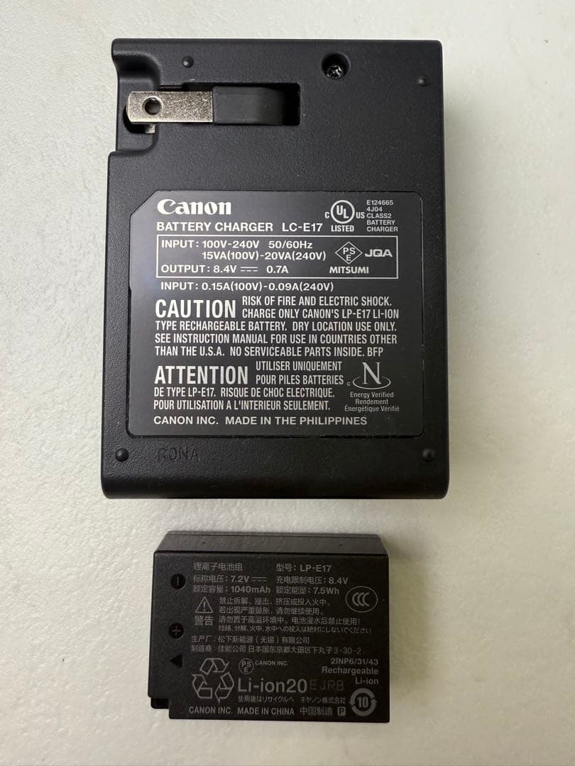 美品　Canon EOS R50 ダブルズームキット ブラック　動作確認初期化済