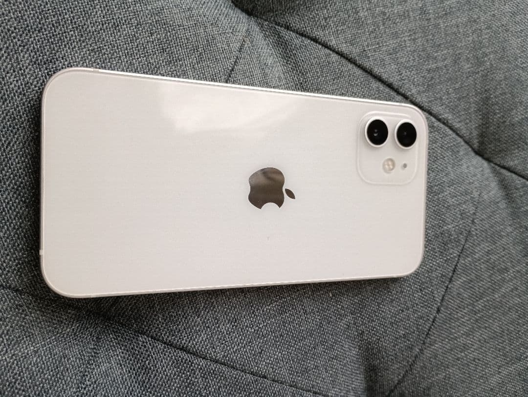 iPhone 12 ホワイト 128 GB SIMフリー　美品