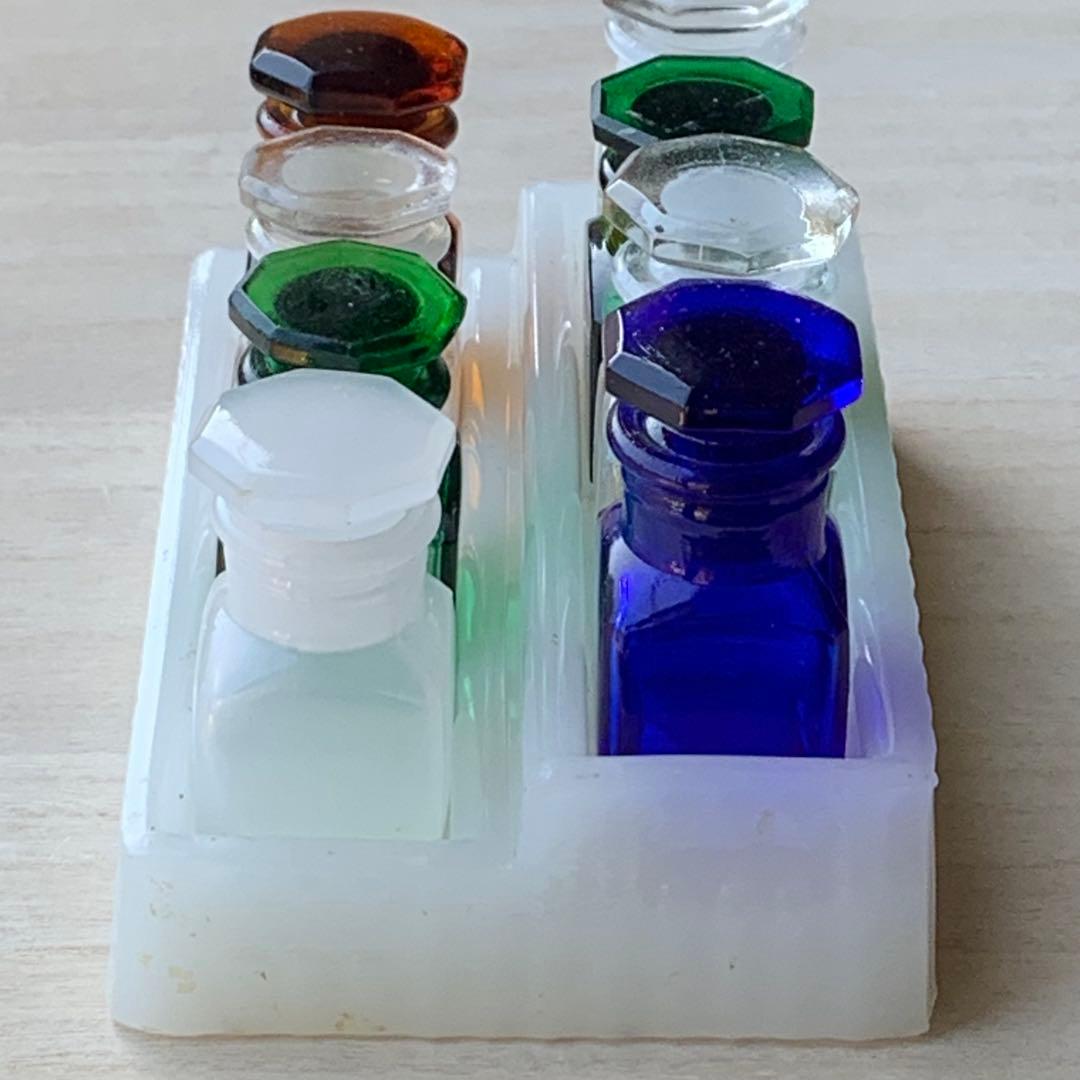 角薬瓶　薬瓶　薬瓶台　ガラス瓶　ガラス台