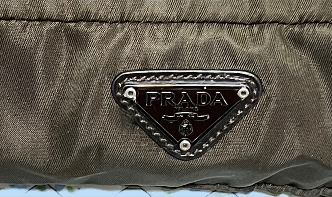【レア】PRADA プラダ　トラベルポーチ・ケース 黒＆茶　2個セット