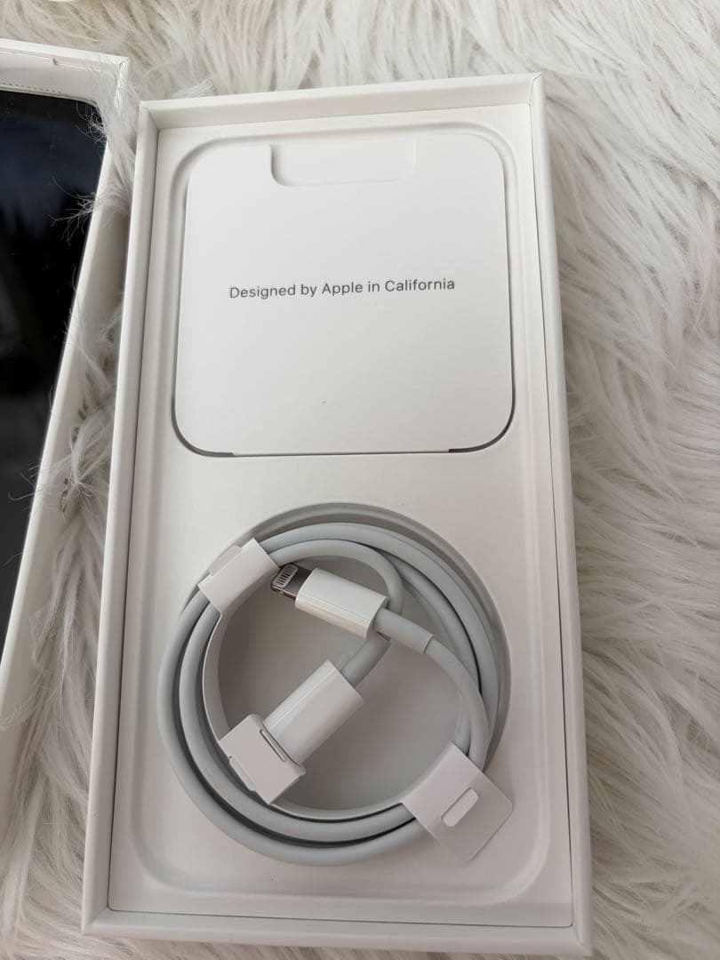 ケース付き！ iPhone 13 ホワイト 本体　256GB