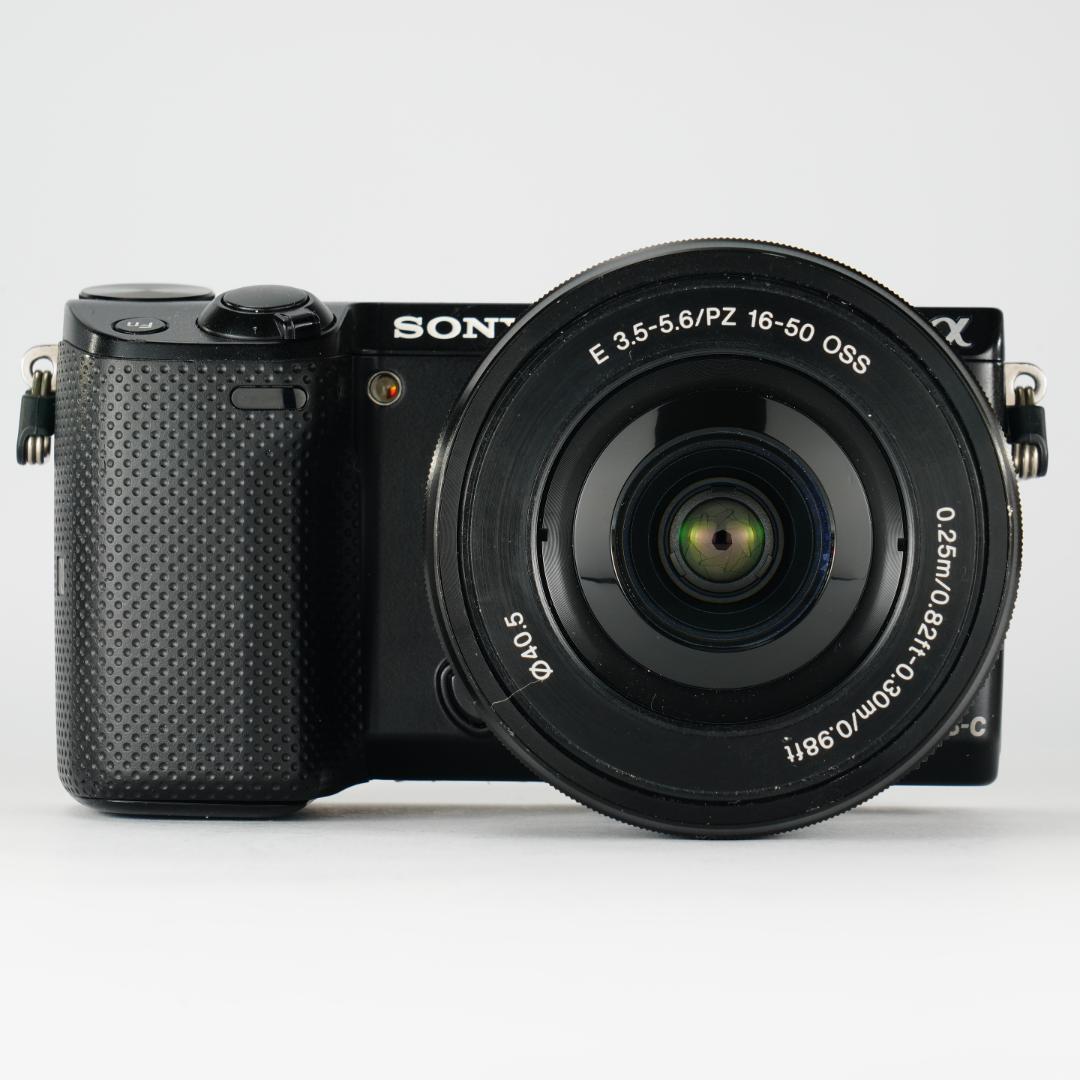 S2392回極美品✨軽量218g旅行最適 SONY NEX-5T ミラーレス