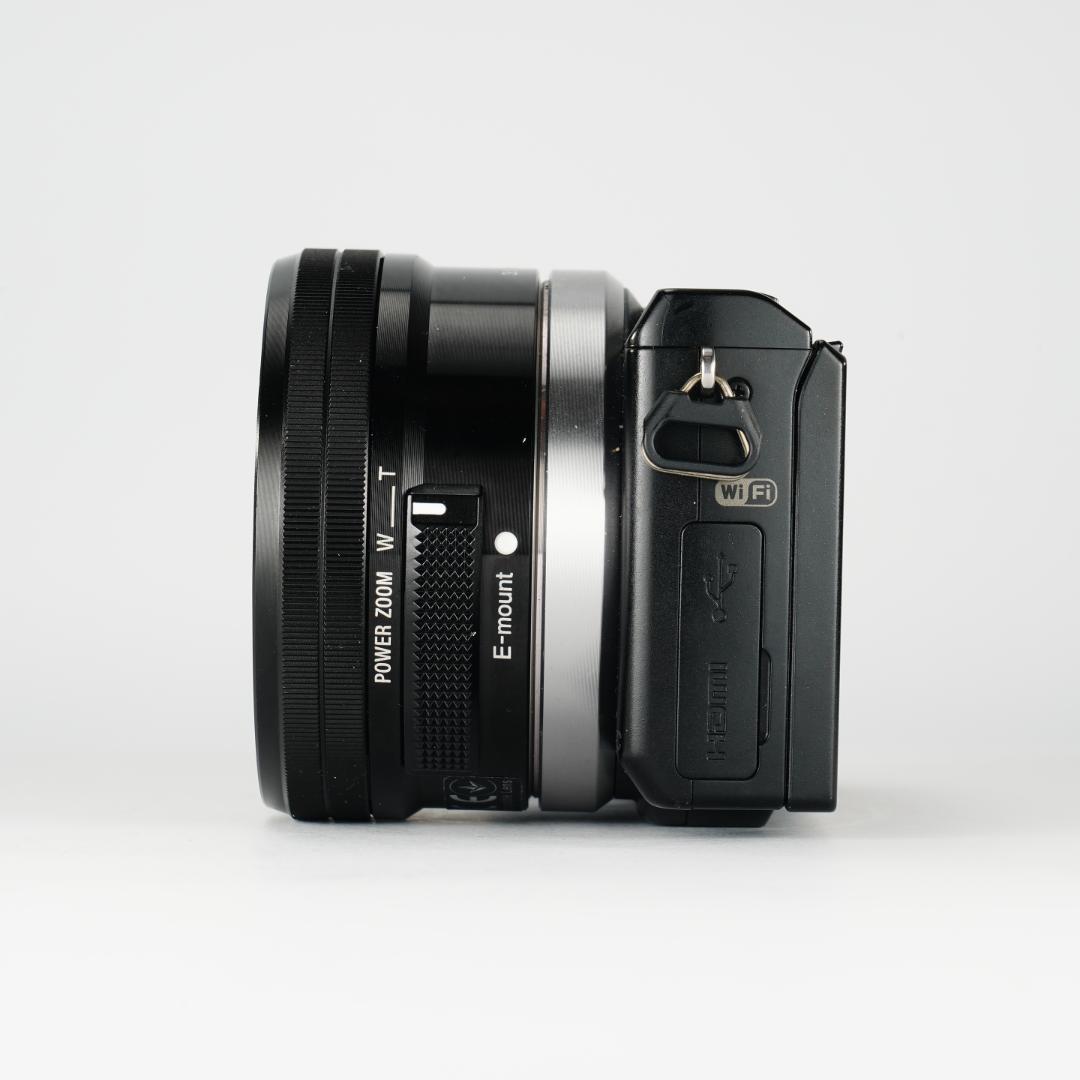 S2392回極美品✨軽量218g旅行最適 SONY NEX-5T ミラーレス
