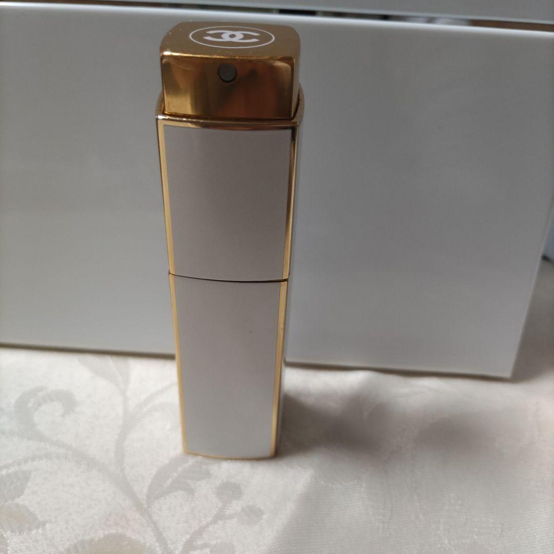 CHANEL ココ マドモアゼル 20ml 香水