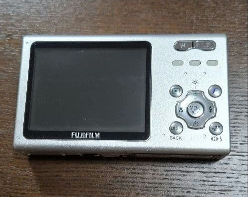 Fujifilm FinePix Z5fd コンパクトデジタルカメラ