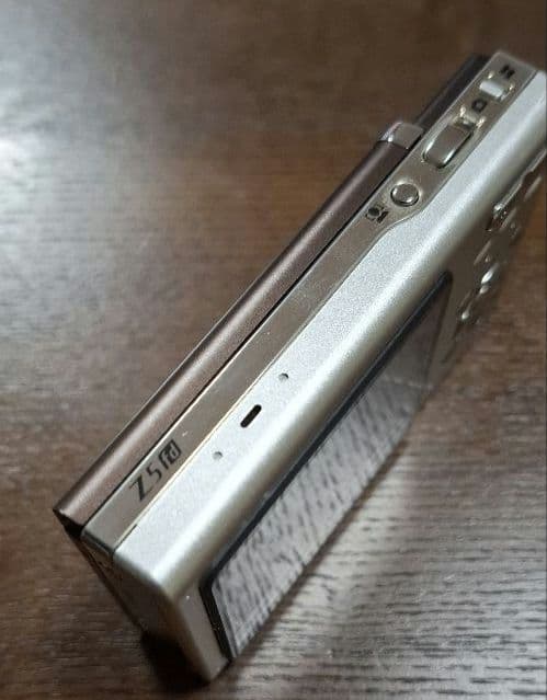 Fujifilm FinePix Z5fd コンパクトデジタルカメラ
