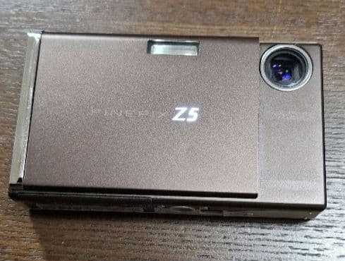 Fujifilm FinePix Z5fd コンパクトデジタルカメラ