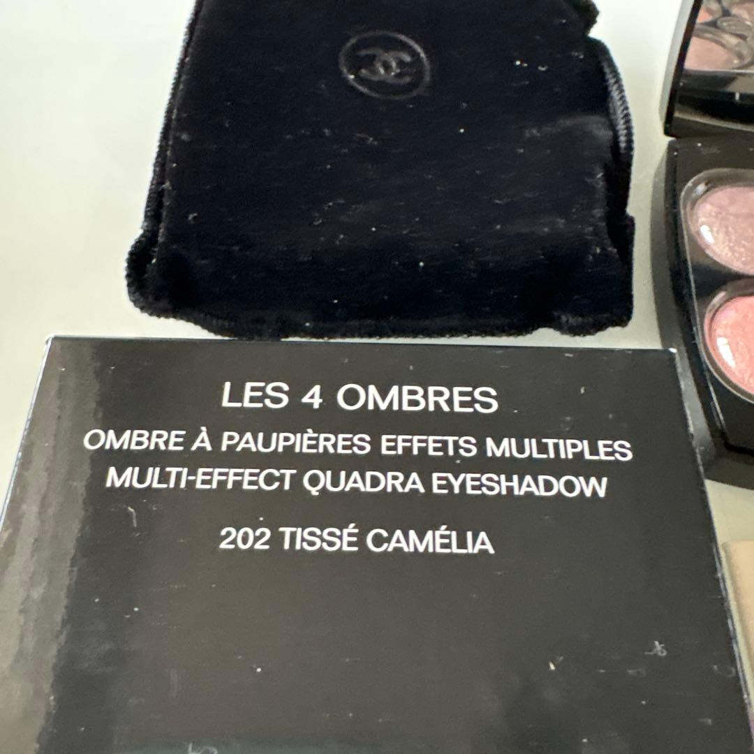シャネル　アイシャドウ　レキャトルオンブル　202TISSE CAMELIA