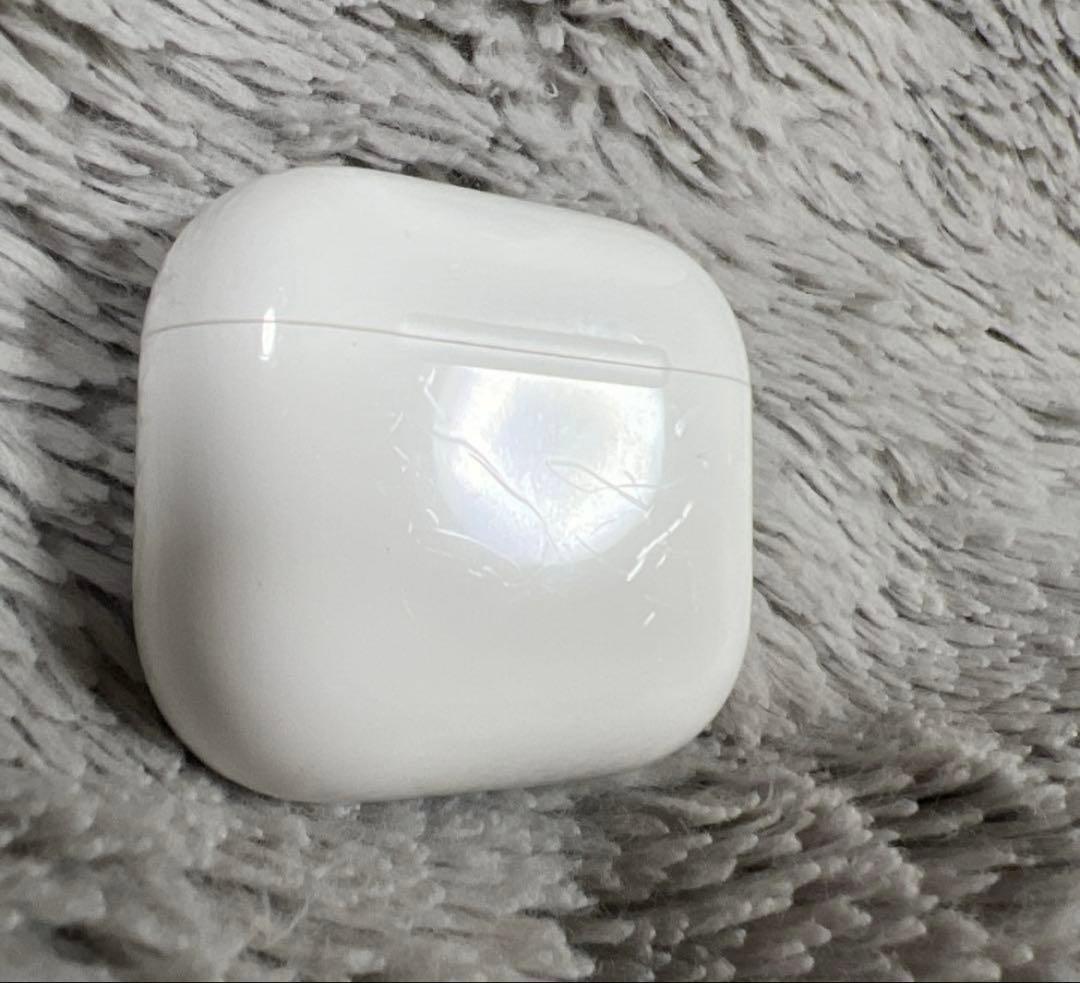 【明日発送可】AirPods 4 本体 ホワイト ノイズキャンセリング 無し