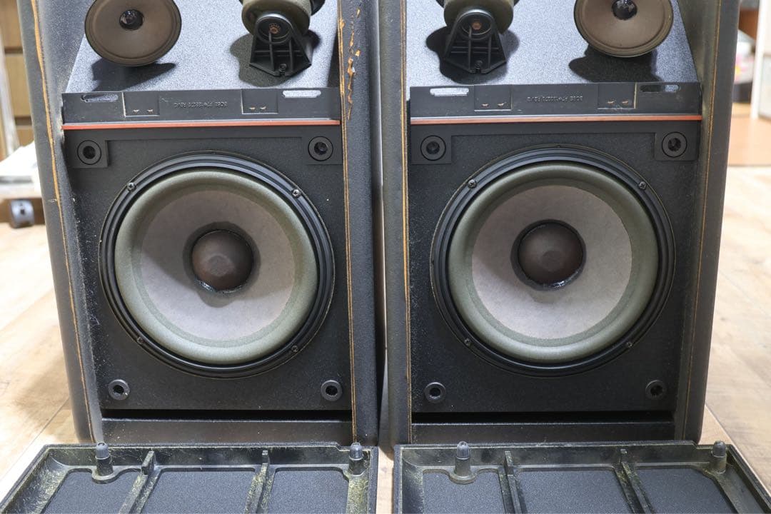 BOSE 301-AV MONlTOR ２個セット