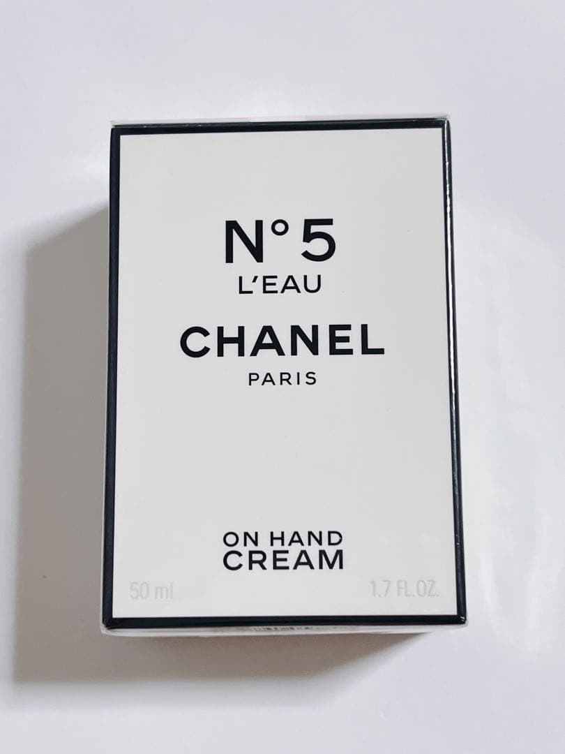 CHANEL シャネルN°5 ロー ハンドクリーム〈ハンド&ボディクリーム〉