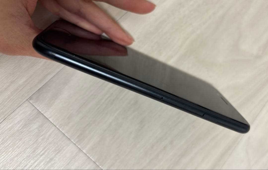 AppleiPhoneSE3 64GB SIMフリー フィルム付バッテリー82%