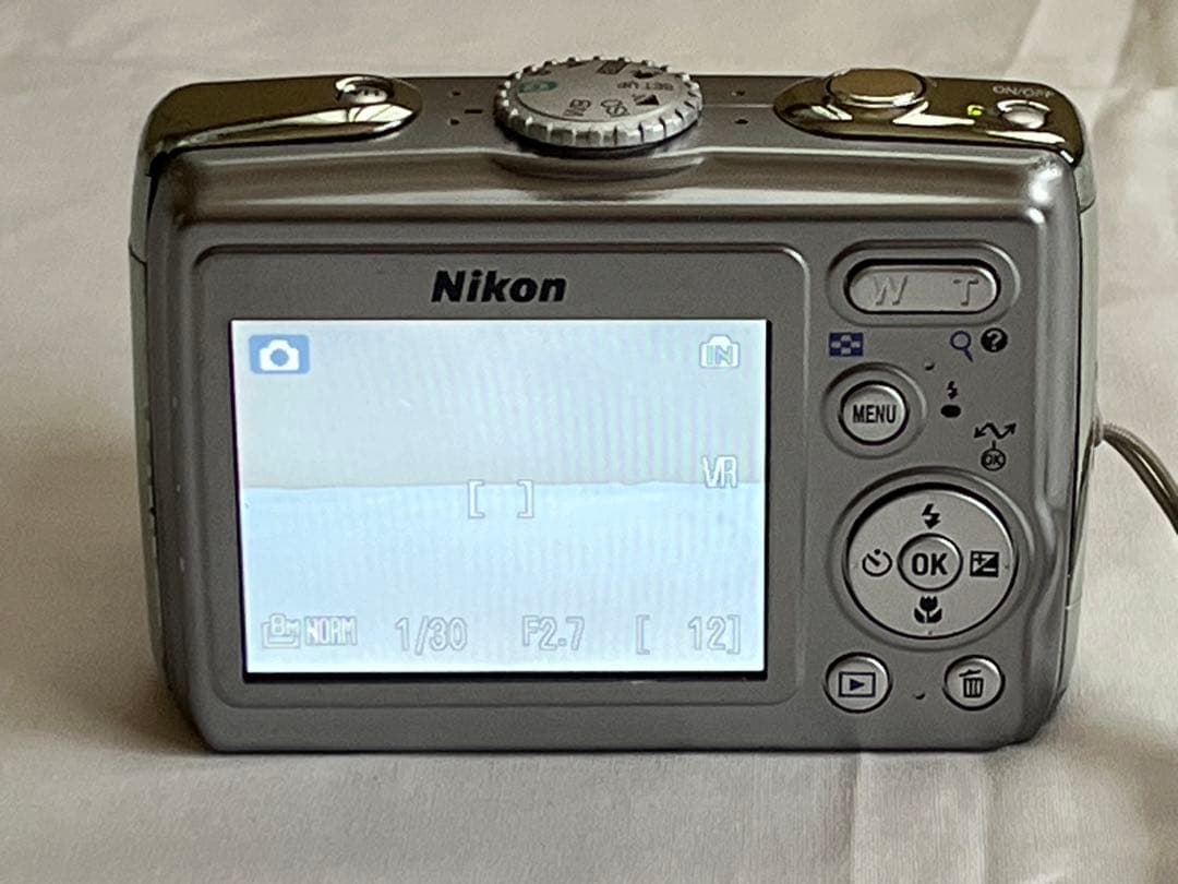 ［中古品］Nikon COOLPIX P4 コンパクトデジタルカメラ