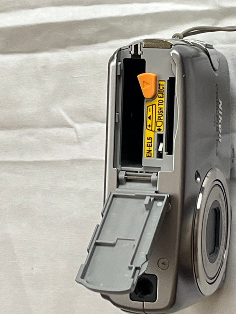 ［中古品］Nikon COOLPIX P4 コンパクトデジタルカメラ