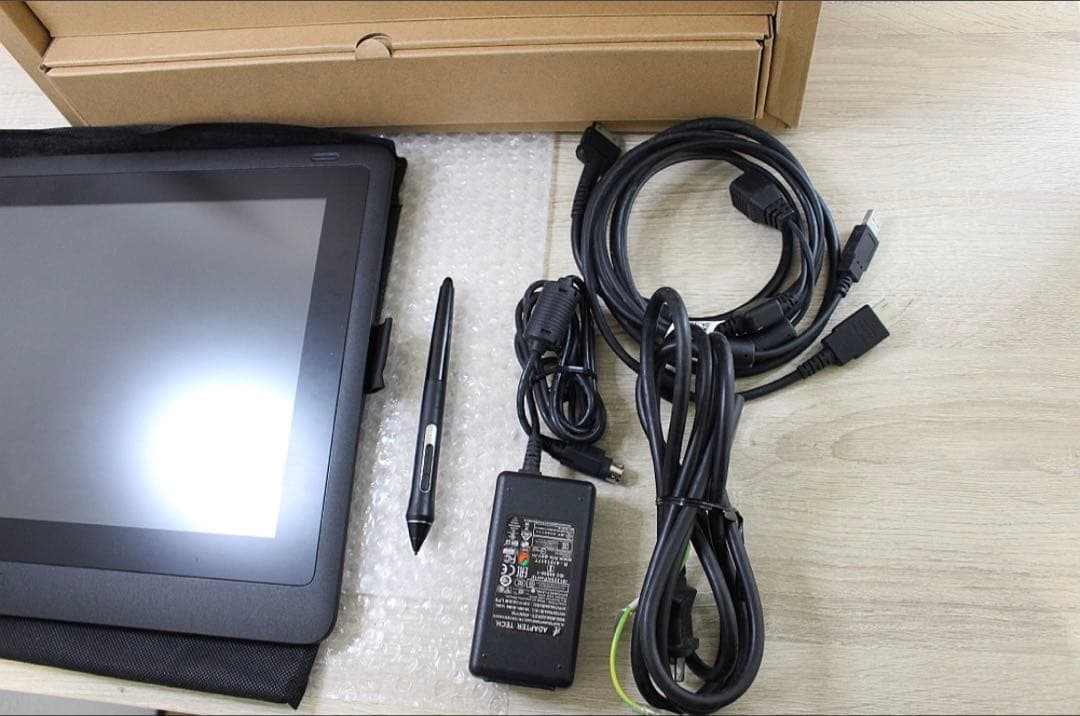 Wacom Cintiq 16 DTK1660K0D 液晶ペンタブレットNN08