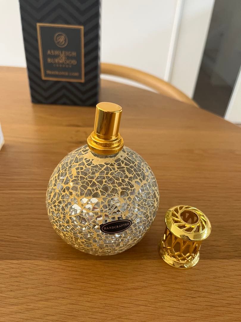 ASHLEIGH BURWOOD ホワイトティー 芳香器