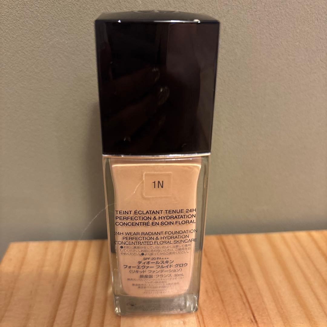 ファンデーション Dior FOREVER SKIN GLOW 1N