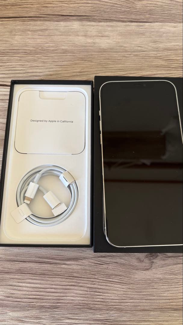 Apple iPhone 12 Pro Max シルバー